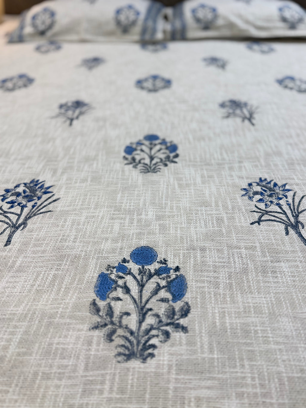 Jute cotton knitted hand block print premium bed cover (Blue Pottery Inspired Print)