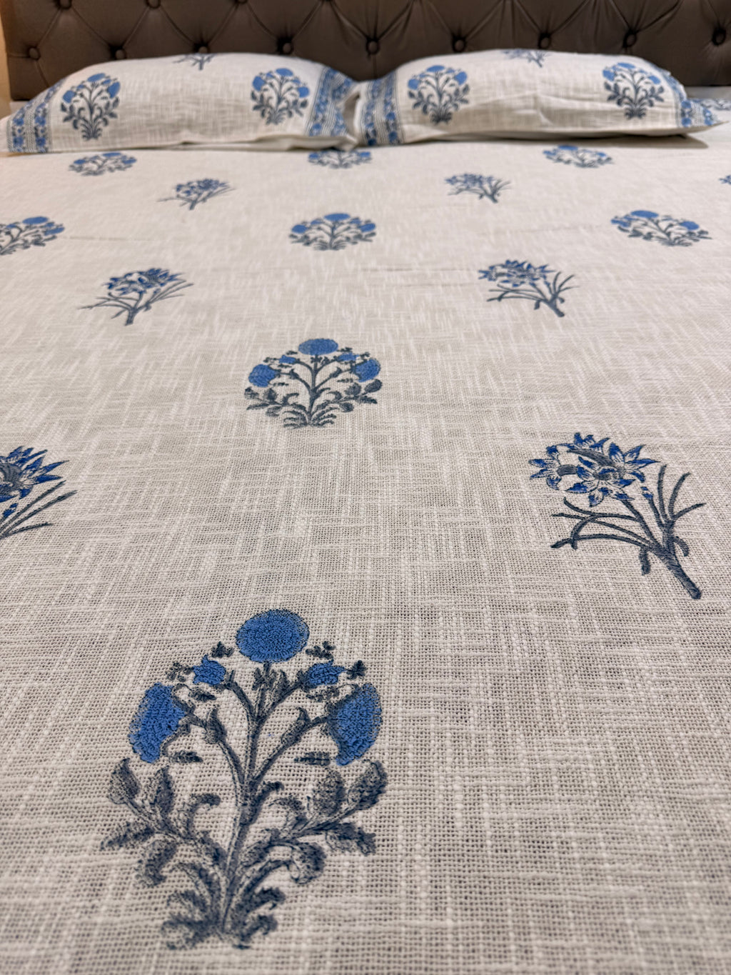 Jute cotton knitted hand block print premium bed cover (Blue Pottery Inspired Print)