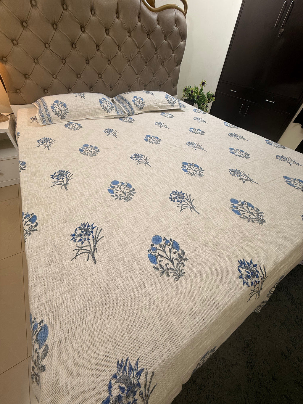 Jute cotton knitted hand block print premium bed cover (Blue Pottery Inspired Print)