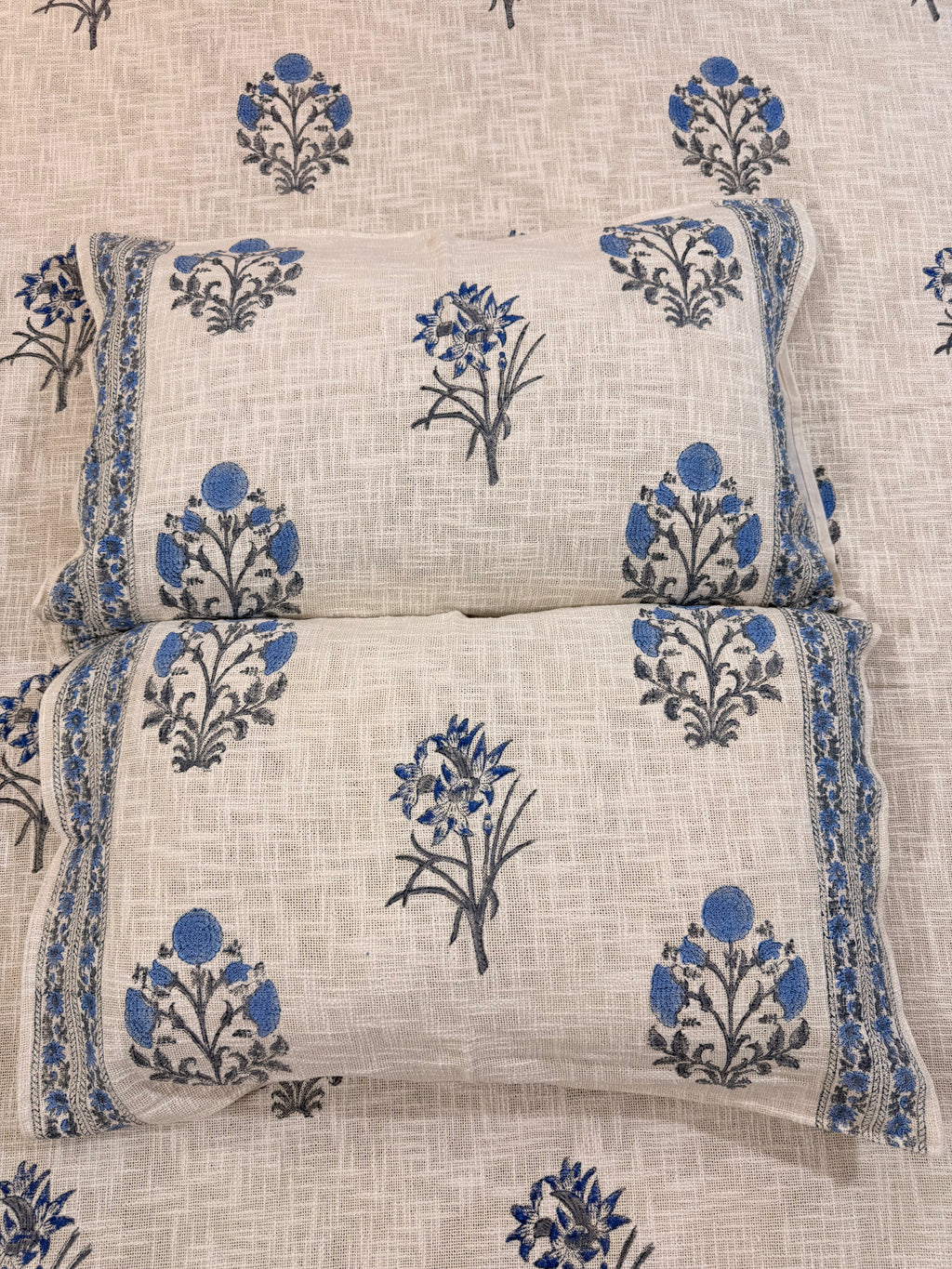 Jute cotton knitted hand block print premium bed cover (Blue Pottery Inspired Print)