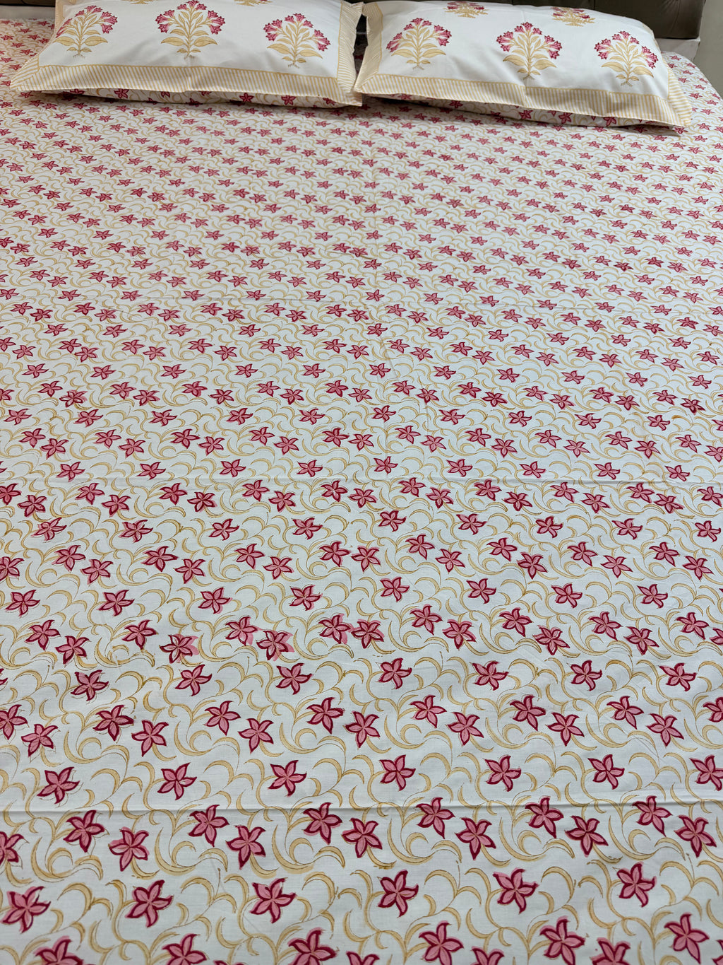 MAMA needs Premium California King Hast Kala Percale Cotton Bedsheets (Lal Phool Patti) 108X108 inches