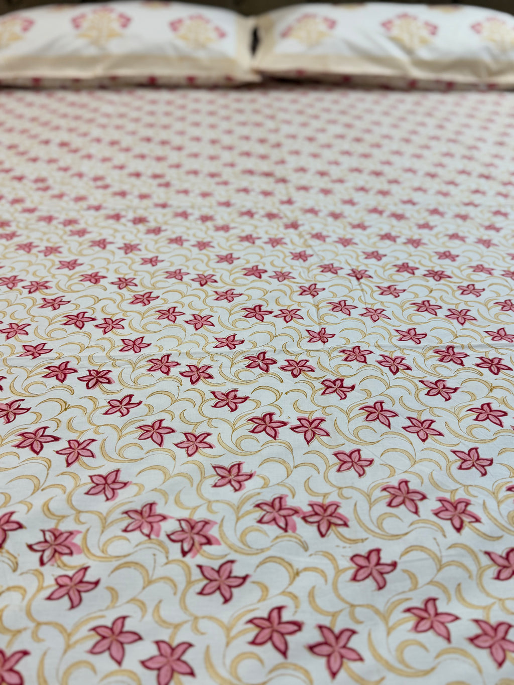 MAMA needs Premium California King Hast Kala Percale Cotton Bedsheets (Lal Phool Patti) 108X108 inches