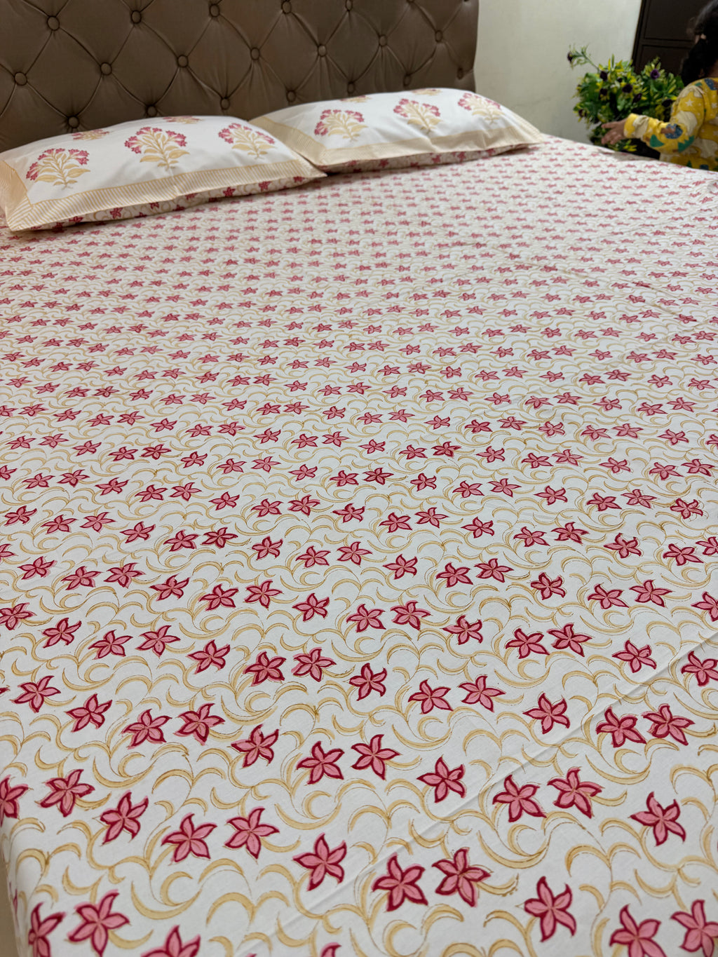 MAMA needs Premium California King Hast Kala Percale Cotton Bedsheets (Lal Phool Patti) 108X108 inches