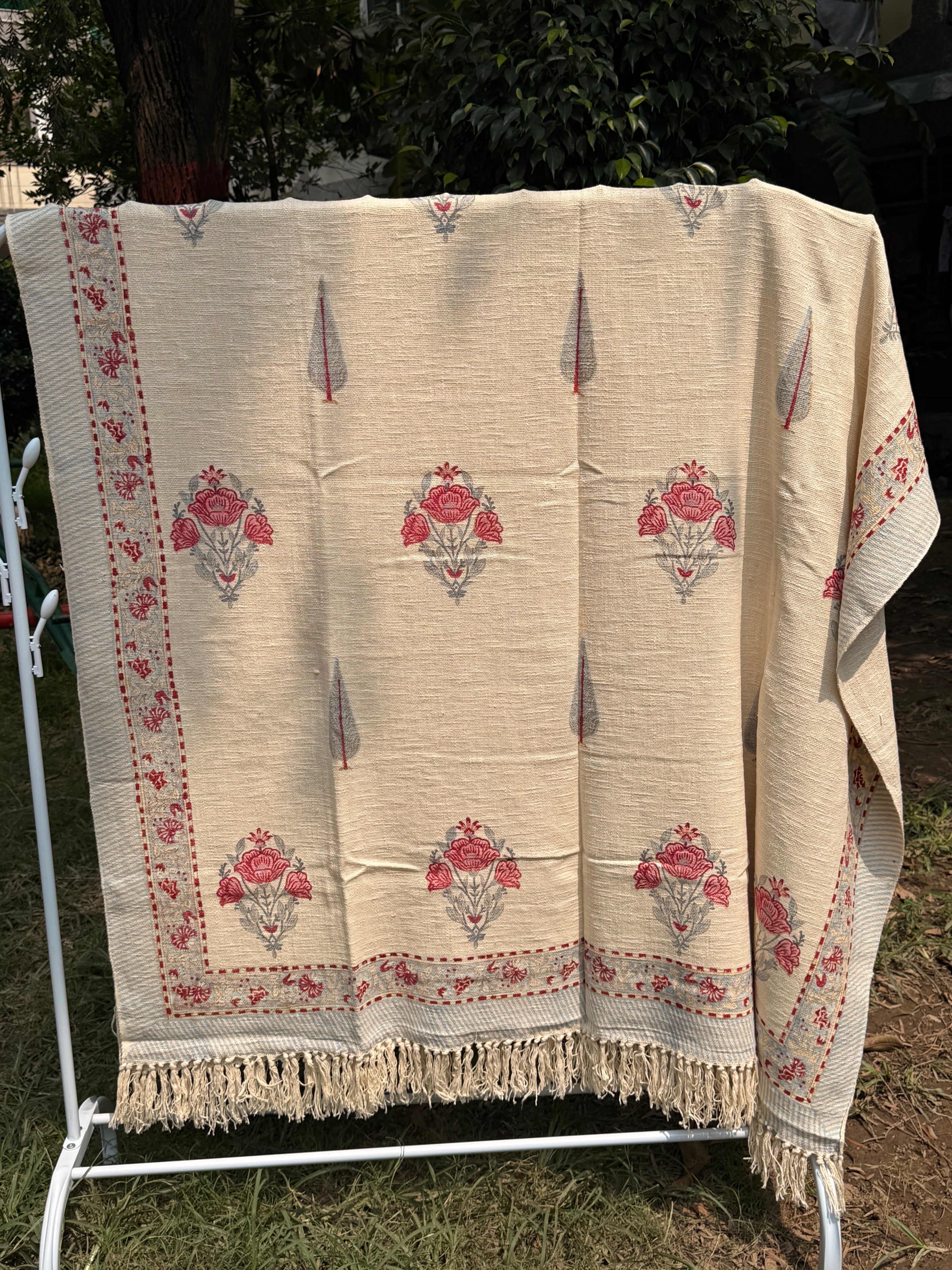 Slub Cotton Sofa Throw (Gulabi Phool Patta Print)