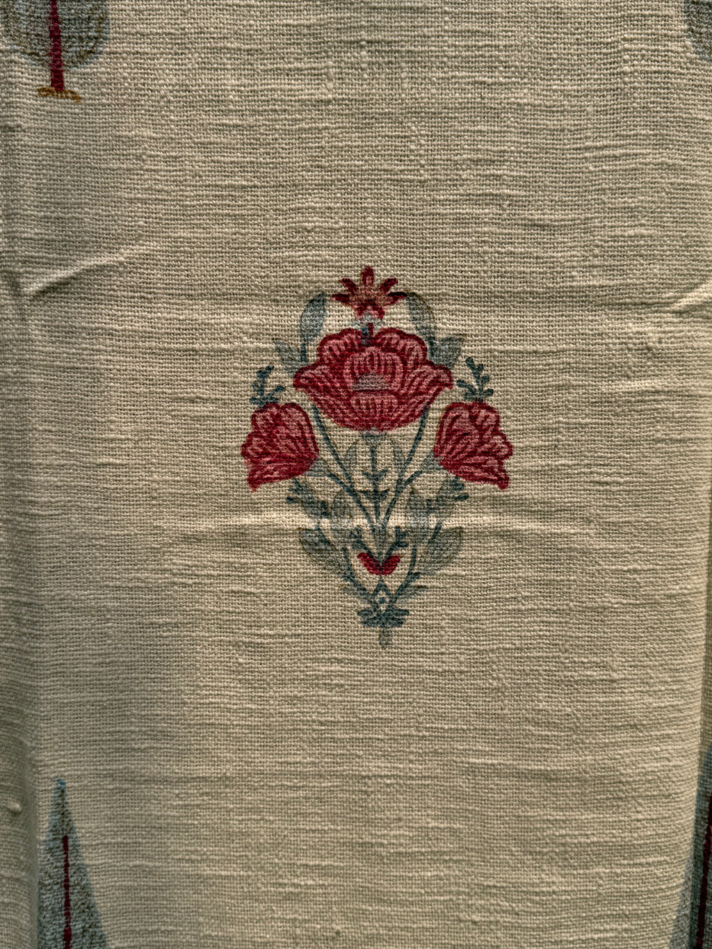 Slub Cotton Sofa Throw (Gulabi Phool Patta Print)
