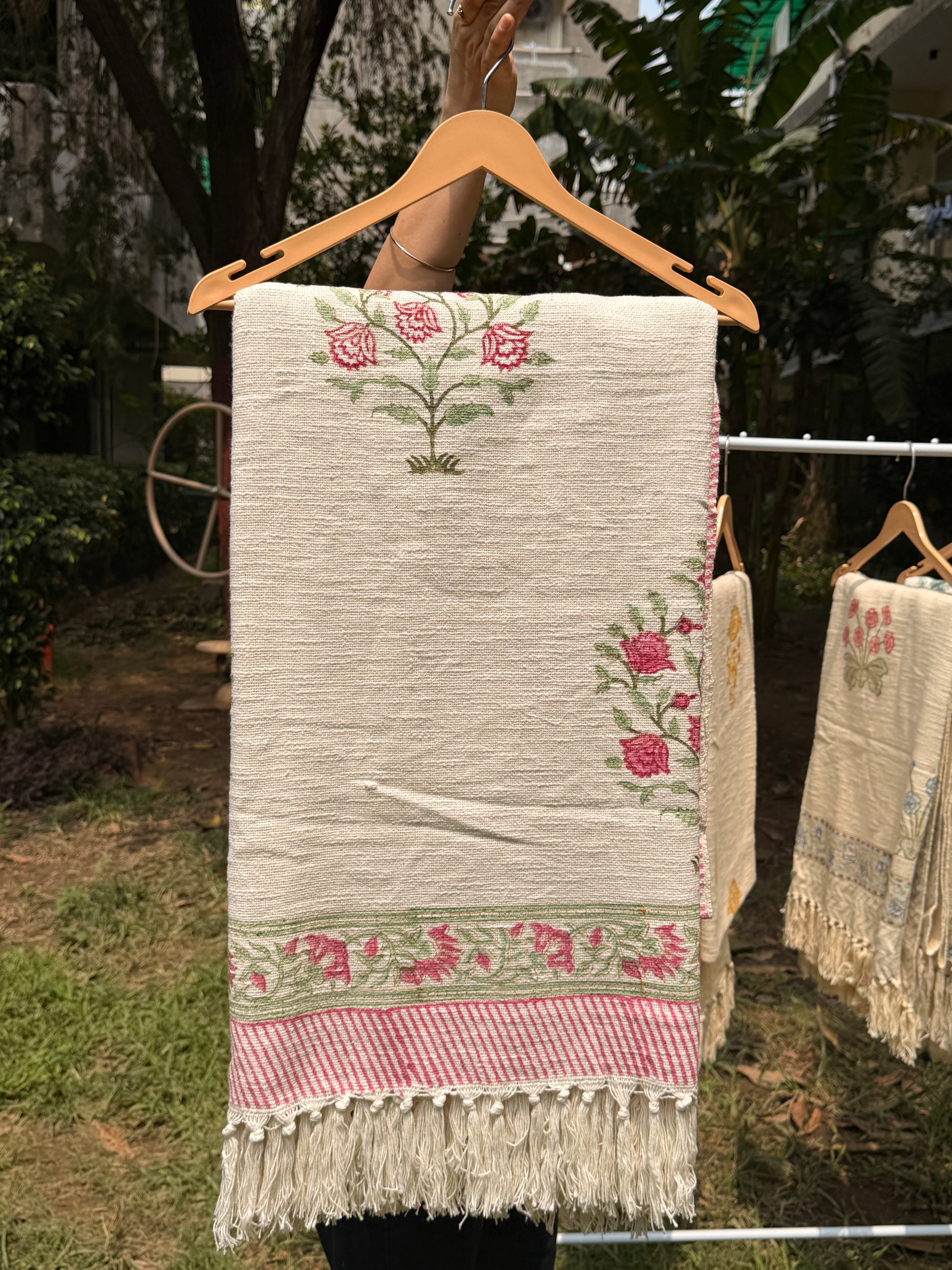 Slub Cotton Sofa Throw (Pink Green Bouquet Print)