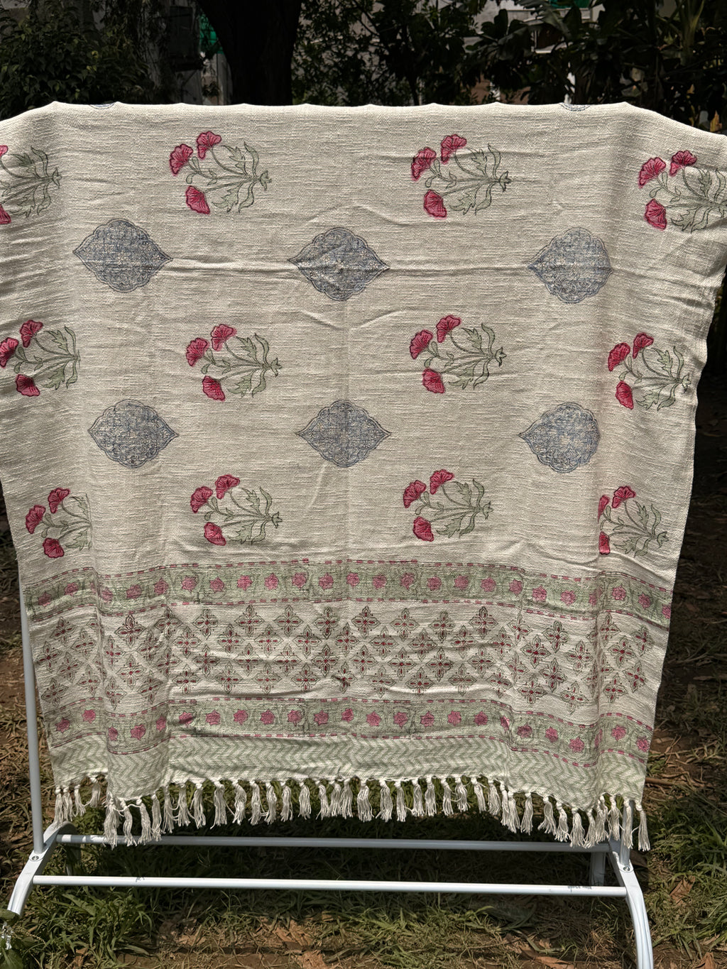 Slub Cotton Sofa Throw Compact (Gulabi Phool Motif Print)