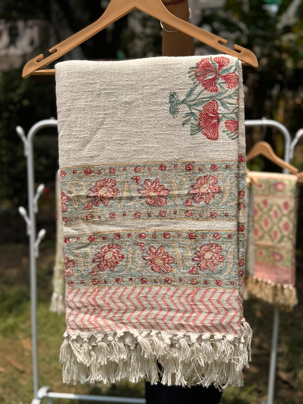 Slub Cotton Sofa Throw Compact (Gulabi Crimson Phool Print)