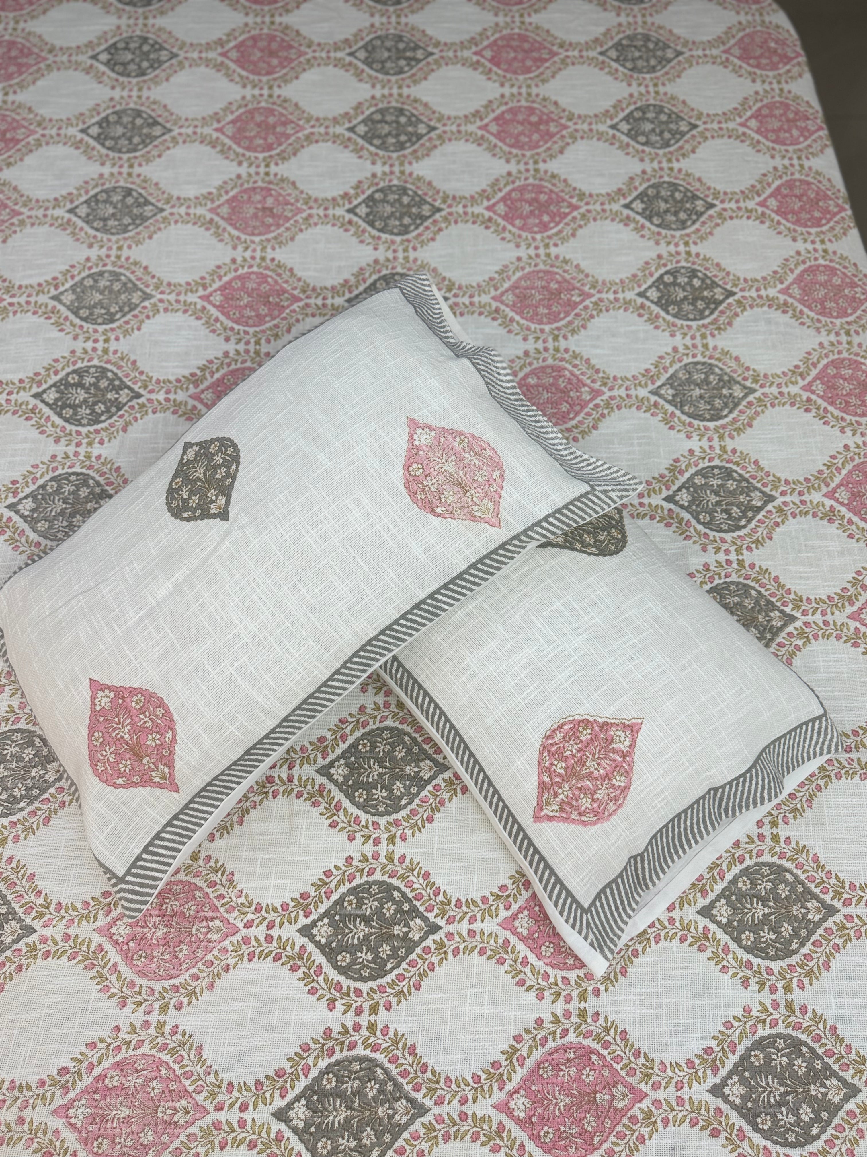 Jute cotton knitted hand block print premium bed cover Pink & Brown (Jaal print)