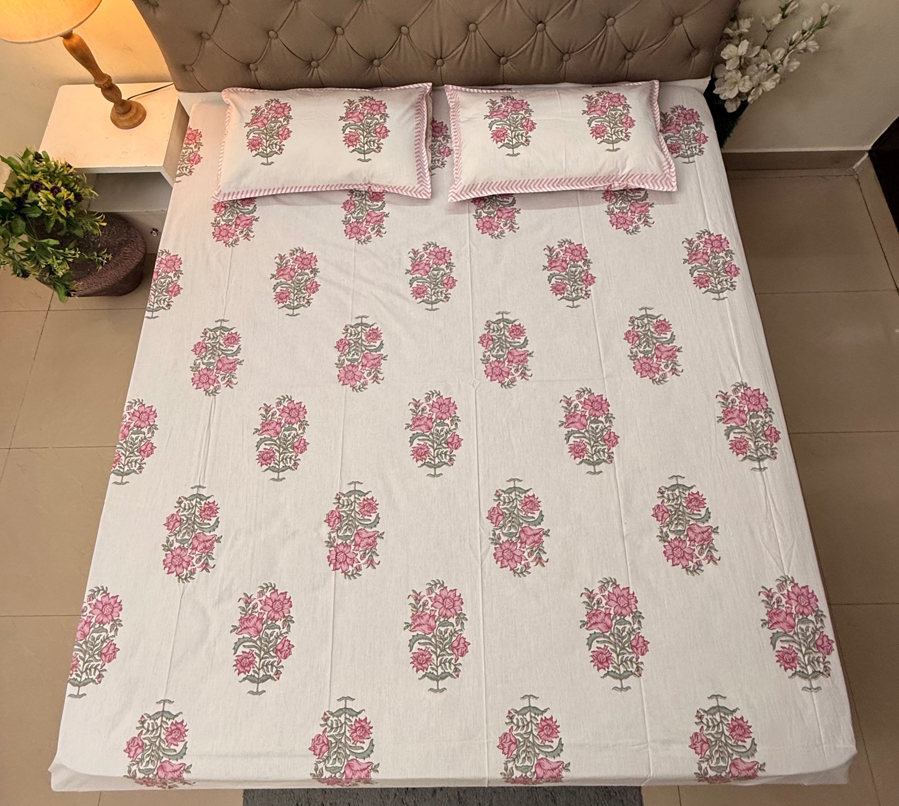 Fine Cotton Smooth Texture Everyday Bedsheet Pink & Green Guldasta